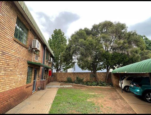 INDUSTRIAL PROPERTY TO RENT IN HENNOPSPARK